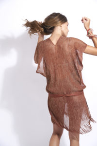 poncho de plage en maille terracotta avec ceinture amovible